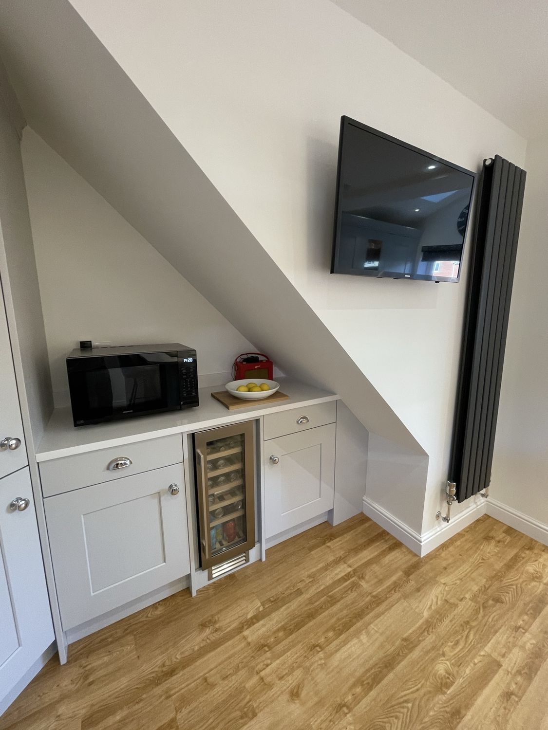 Compact Shaker Kitchen photo