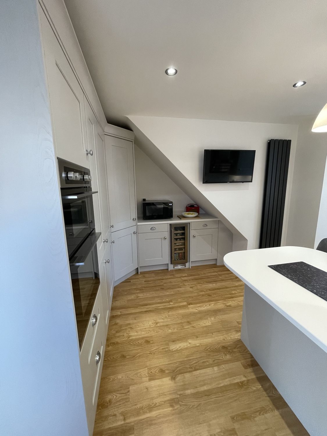 Compact Shaker Kitchen photo